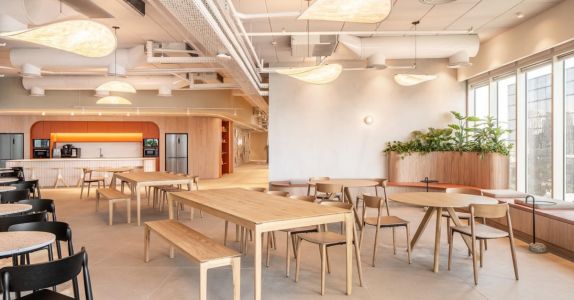 Спокойствие и динамика: Switchup создала офис для компании Datarails в Тель-Авиве, Израиль