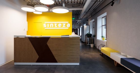 Офис Sinteza: рабочее пространство как шоу-рум для клиентов